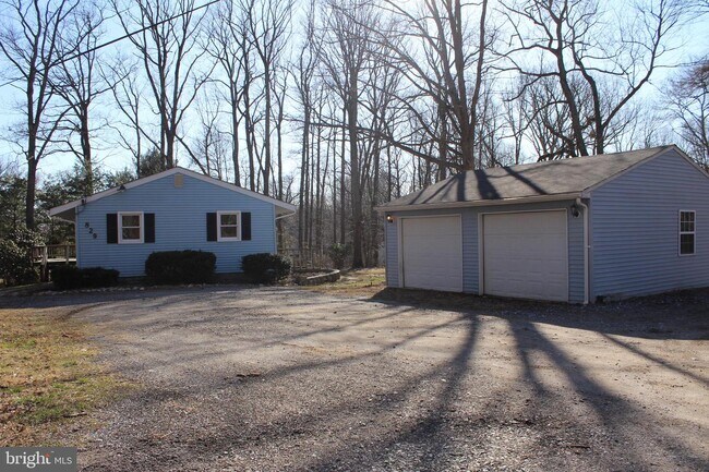 Building Photo - 829 Streaker Rd