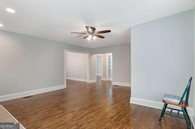 Foto del edificio - 2542 White Oak Dr