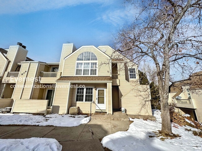 Building Photo - 979 S Miller St