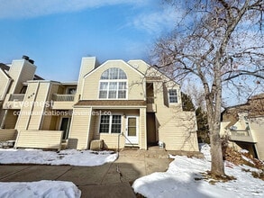 Building Photo - 979 S Miller St