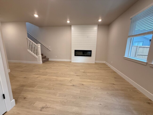 Foto del edificio - Brand New Stunning 5 Bed/3 Bath Home - Steven's Ranch