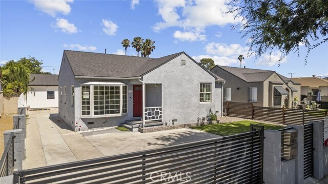 Foto del edificio - 7418 Farmdale Ave