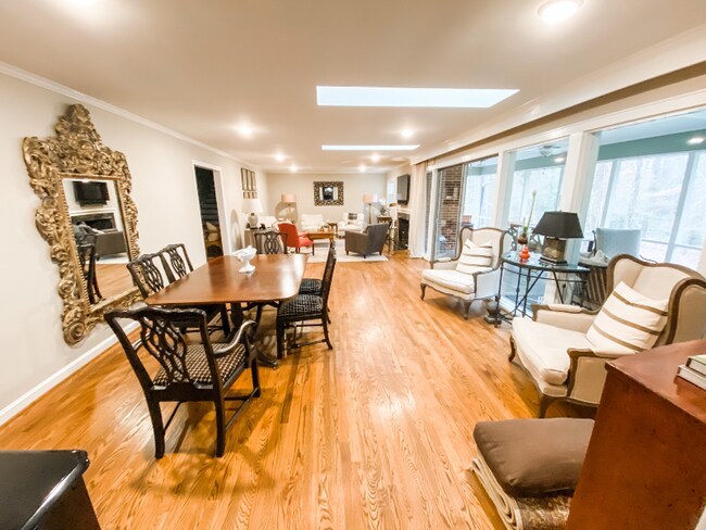 Foto del edificio - 3814 Churchill Cir
