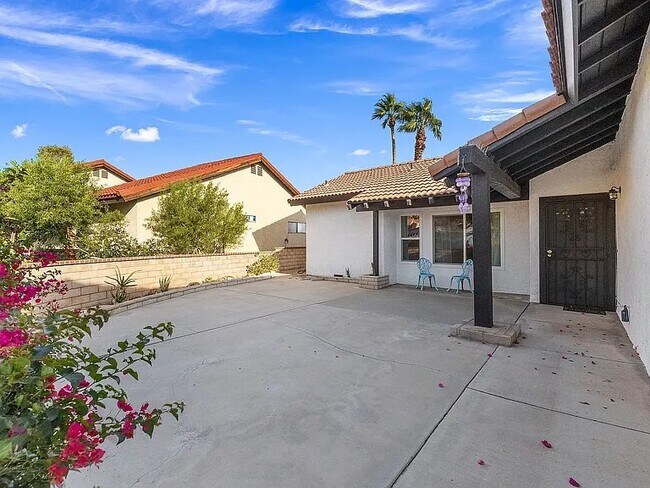 Building Photo - 64635 Vardon Ct
