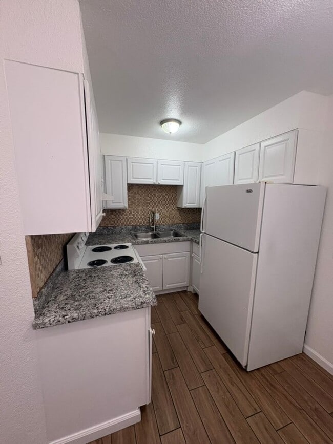Building Photo - 408 Highland Ave