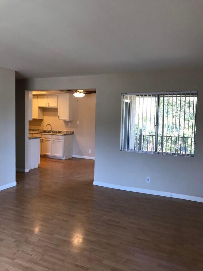 Foto del edificio - 721 N Lemon St