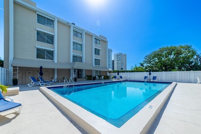 Building Photo - 1601 S Flagler Dr