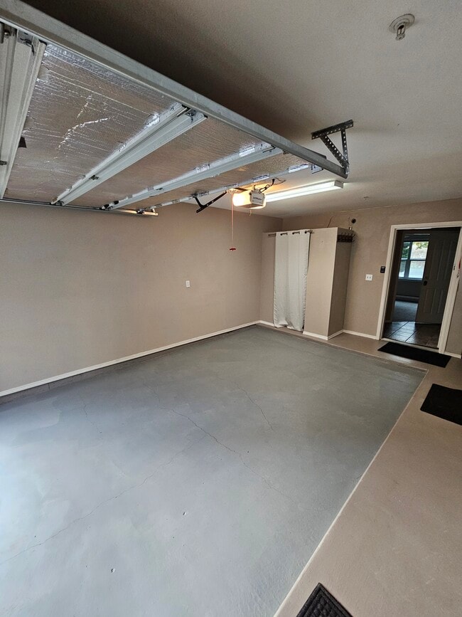 Cochera - 1802 SE Cutter Ln