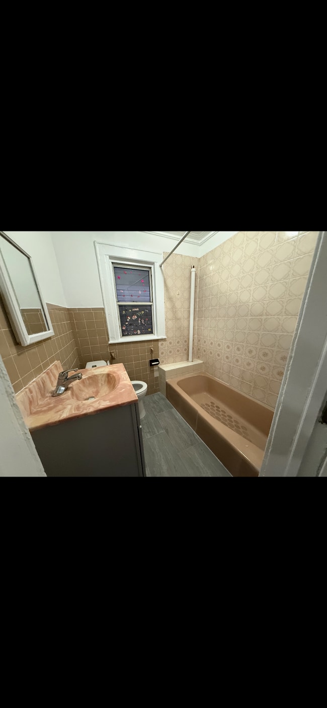 Foto del edificio - 1898 Schenectady Ave