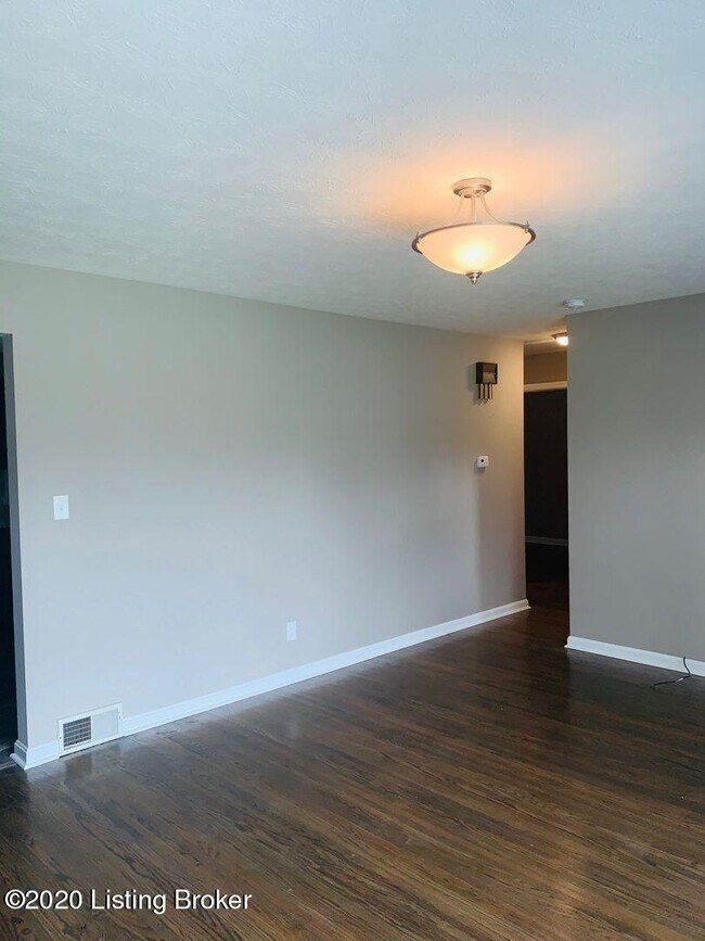 7328 Southside Dr, Louisville, KY 40214 House Rental in Louisville