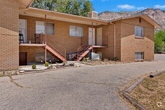 Building Photo - 1014 7th St