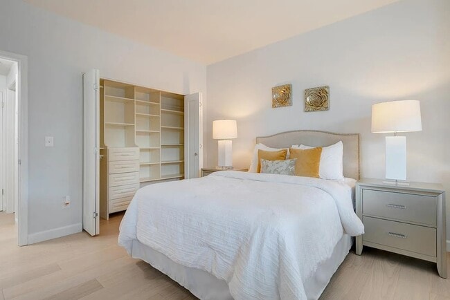 Foto del edificio - Newly Renovated Unit in Prime Location