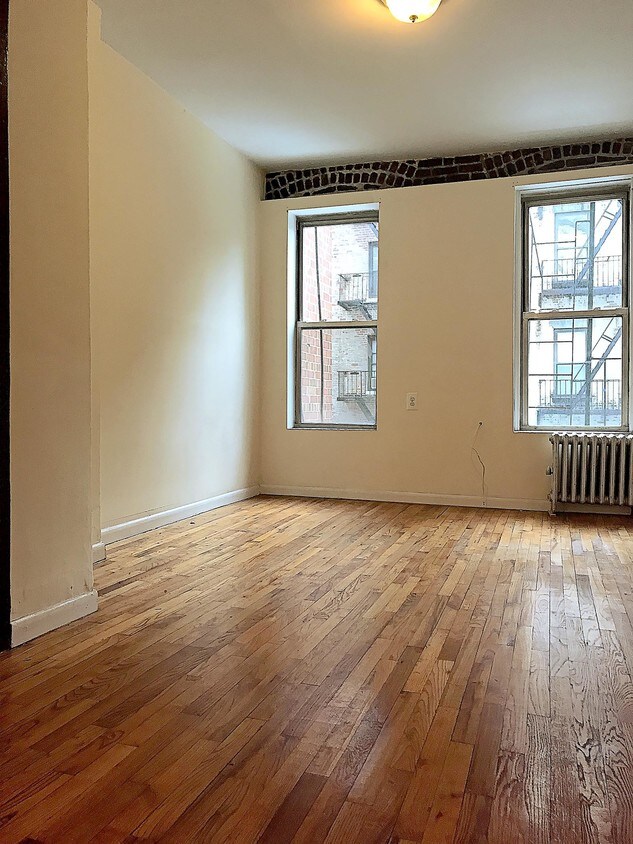 Primary Photo - 175 E 91st St