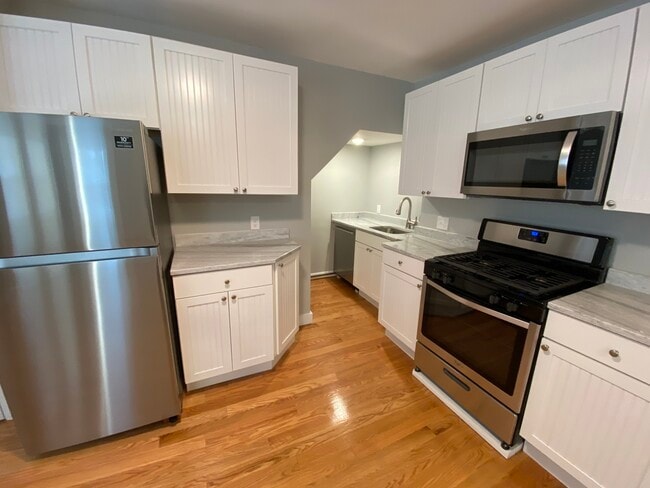 Foto del edificio - 73 Hall Ave