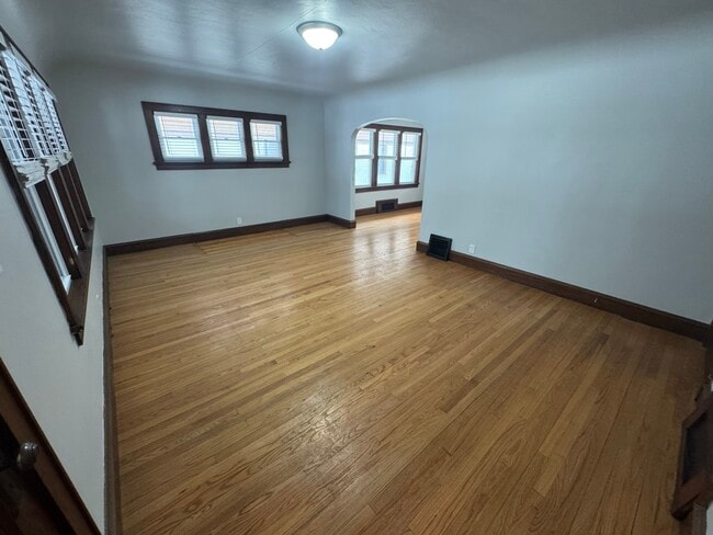 Foto del edificio - 2639 N 61st St