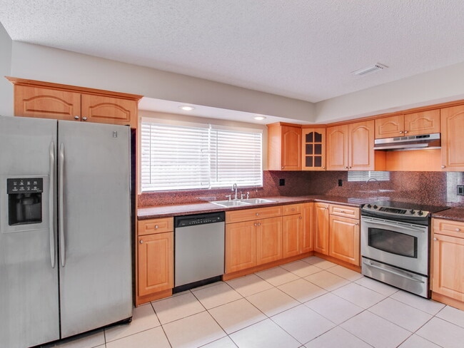 Building Photo - 3231 Ensenada Way