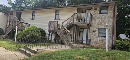 Building Photo - 946 S Ridge Ct