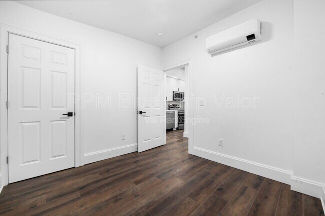 Foto del edificio - 2151 Colerain Ave