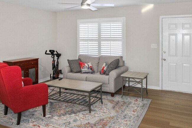 Foto del edificio - Newly Renovated 3 bed / 2 bath home