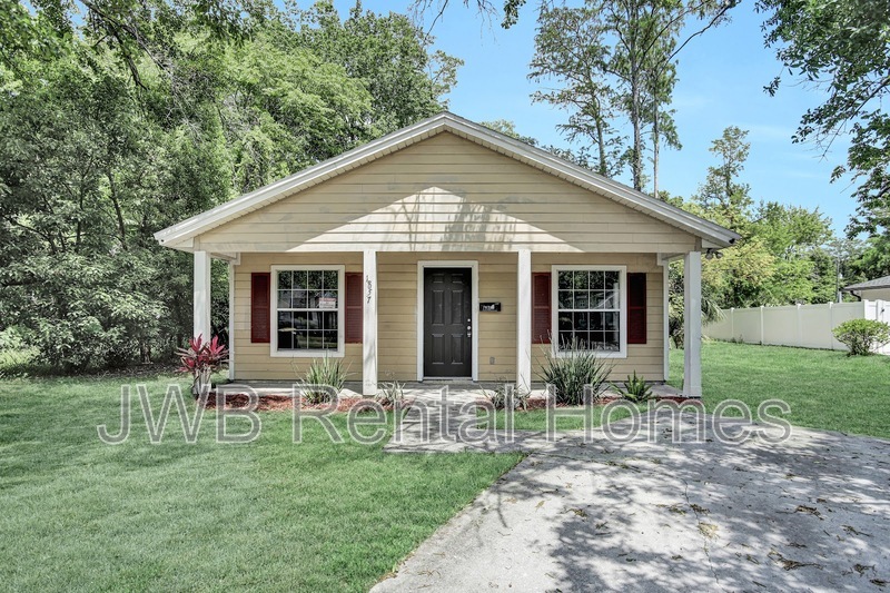 Foto principal - 1857 W 10th St