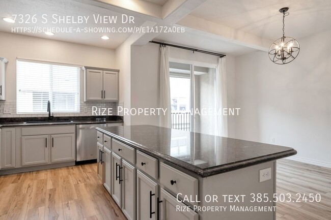 Foto del edificio - 7326 Shelby View Dr