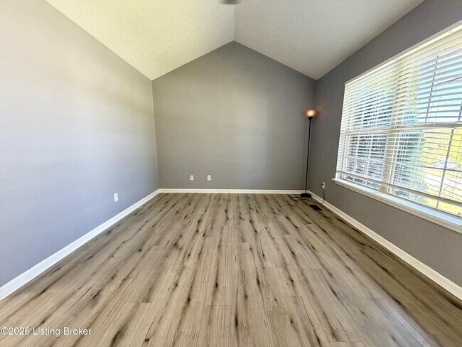 Foto del edificio - 319 Holly Marie Dr