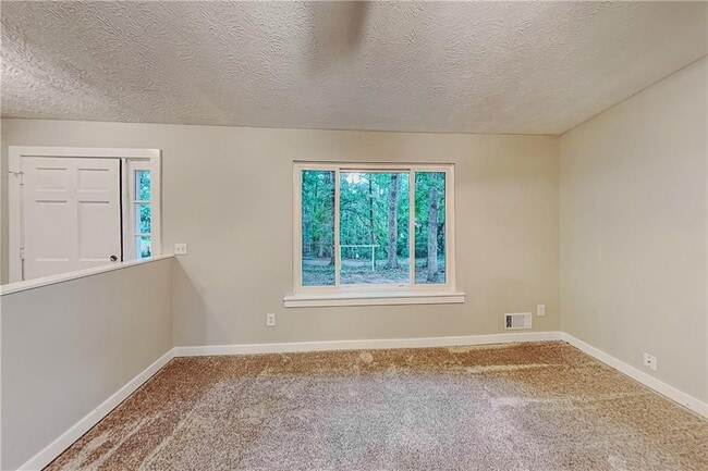 Building Photo - 4579 N Woodlake Ln SE