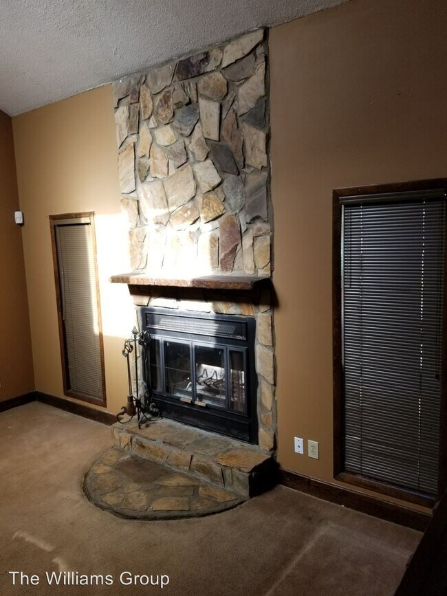 Building Photo - 2 br, 2 bath House - 5960 Dalton Rd