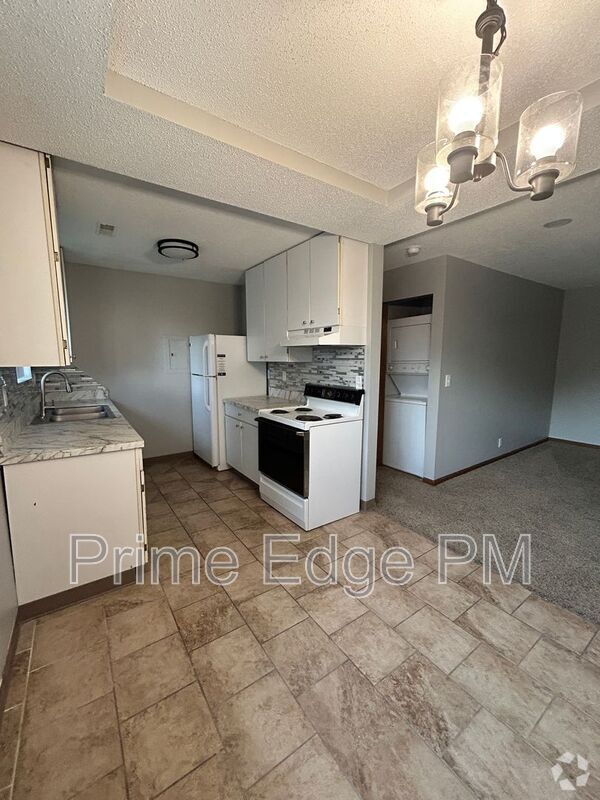 Building Photo - 4621 Prescott Ave