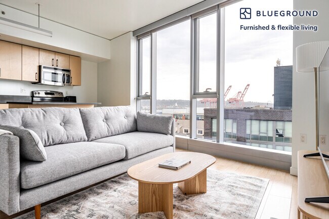 Building Photo - 521 Stadium Pl S