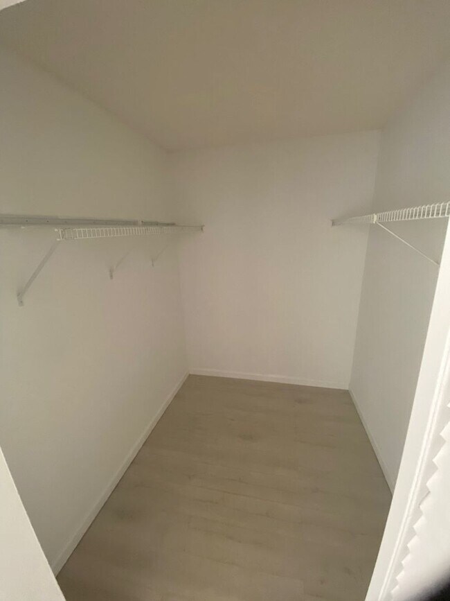 Foto del edificio - 2200 Springdale Blvd