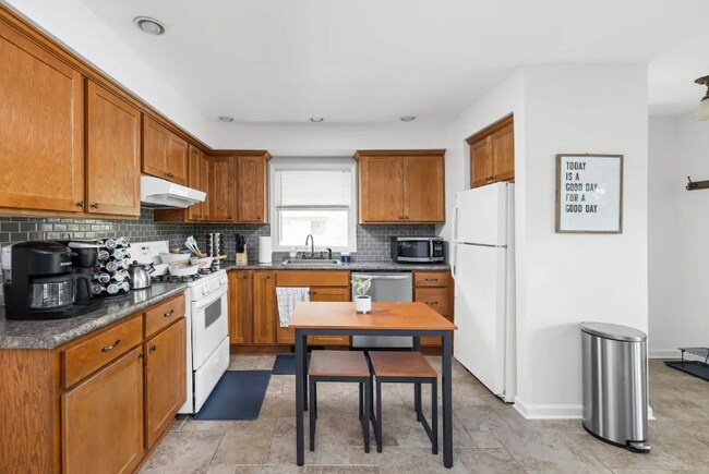 Foto del edificio - 6721 Riverfront Ave