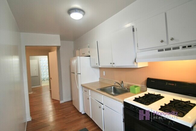 Building Photo - 32-65-65 46th St