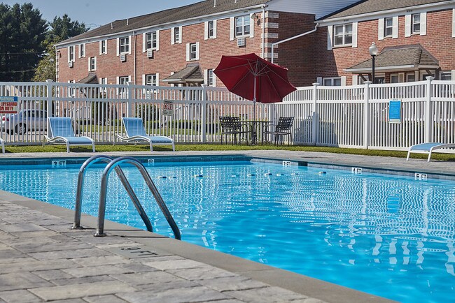 Foto del edificio - 185 Salmon Brook Dr