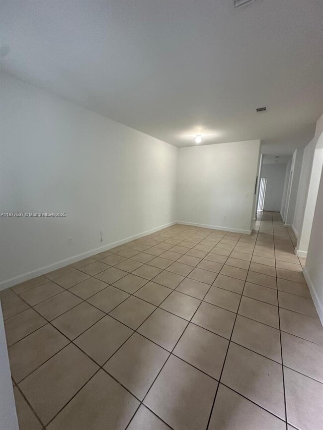 Foto del edificio - 2711 SE 16th Ave