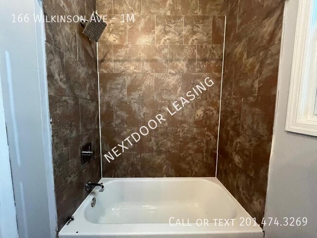 Foto del edificio - 166 Wilkinson Ave