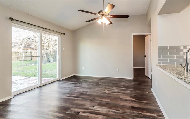 Building Photo - 12819 Sandrock Dr