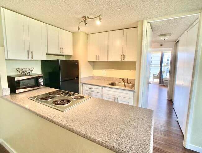 Building Photo - 445 Seaside Ave
