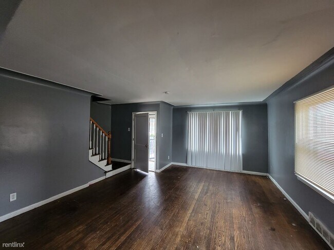 Building Photo - 3 br, 1 bath House - 2107 Ewald Cir