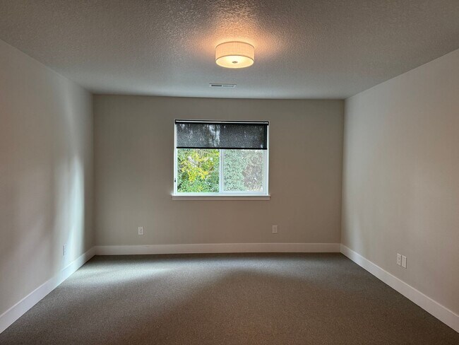 Building Photo - Beautiful Three Bedroom New Construction Home For Rent