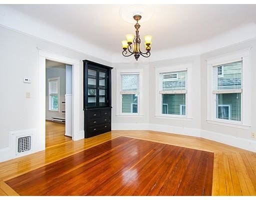 Building Photo - 86 Belmont St