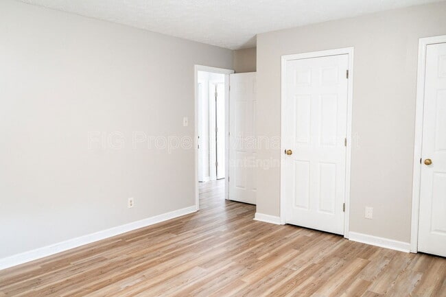 Foto del edificio - 2519 Cedar Ln