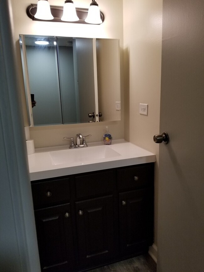 Foto del edificio - 1112 Westover Ln