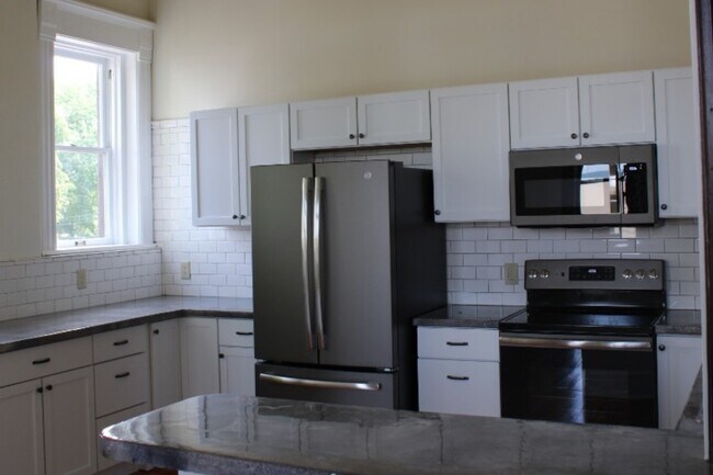 Kitchen - 800 Rose St