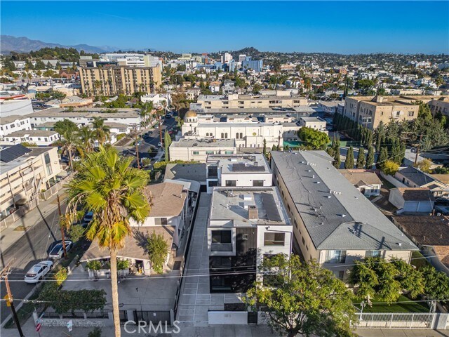 Foto del edificio - 1340 N Kingsley Dr