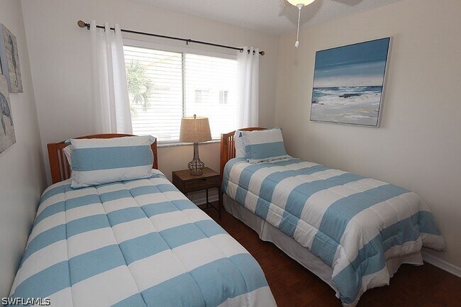 Foto del edificio - 7812 Emerald Cir