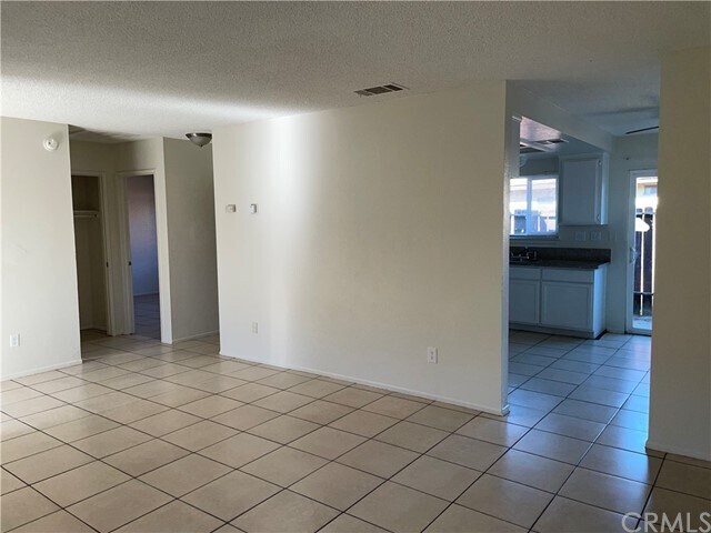 Building Photo - 15862 Green Hill Dr