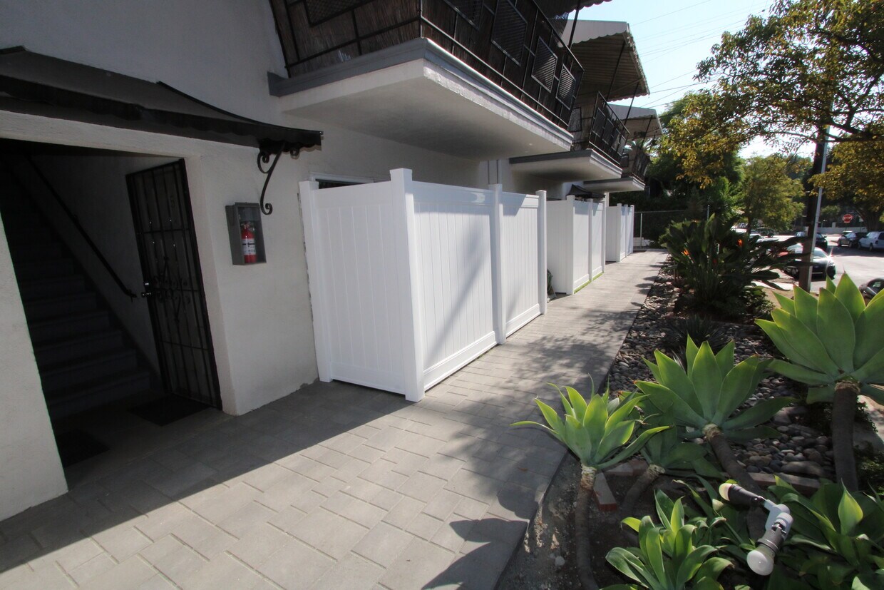 Outside - 920 N El Centro Ave