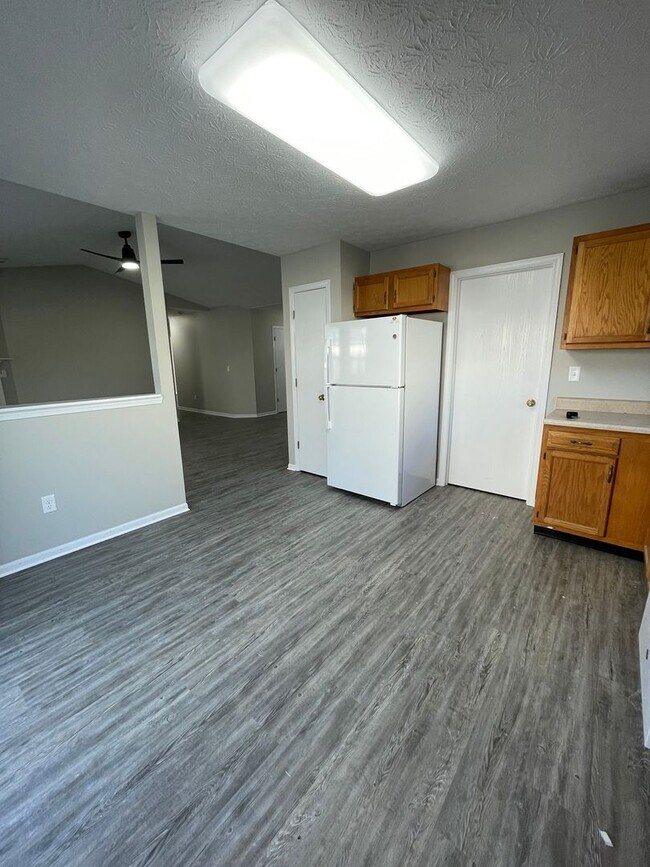 Foto del edificio - Three Bedroom Single Family Home - West La...