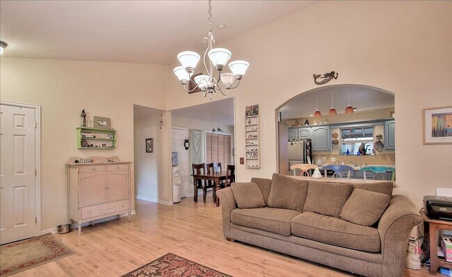 Building Photo - Amazing Horsetooth Lake Estates Property